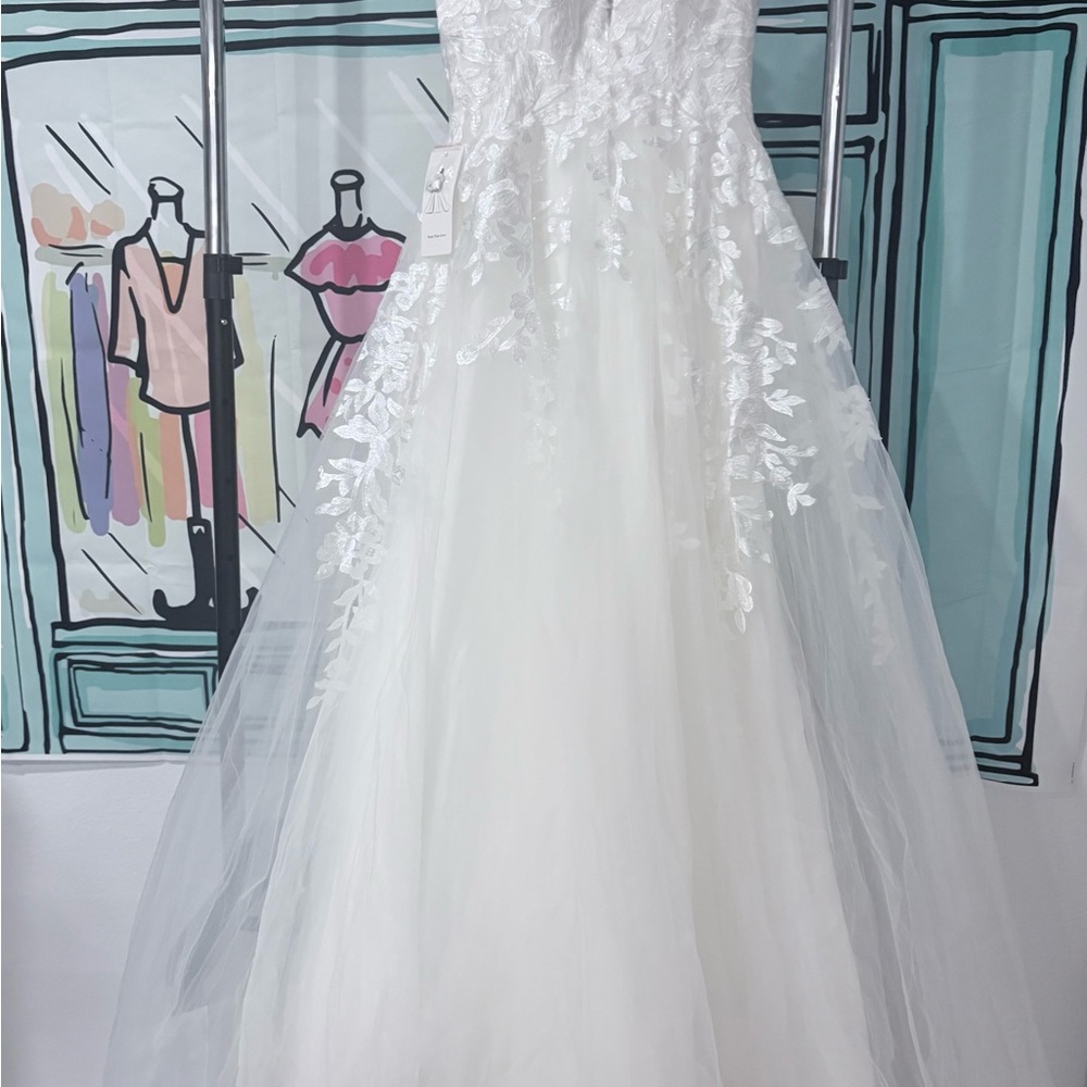Elegant White Lace Wedding Dress